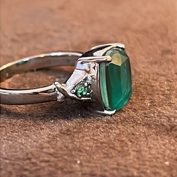 3.00ctw EMARLDINE QUARTZ & SIMULATED GREEN DIAMOND RECEIVED NG STAINLESS STEEL 7 - Picture 9 of 11